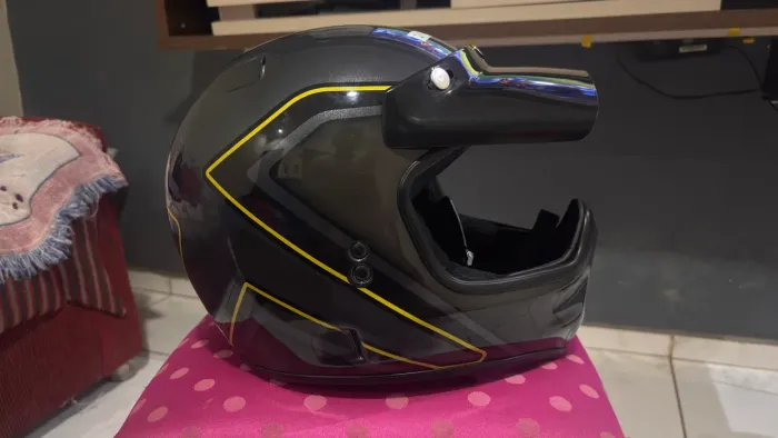 Vendo Capacete Bieffe Moto X Eternal na cor cinza fosco /amarelo