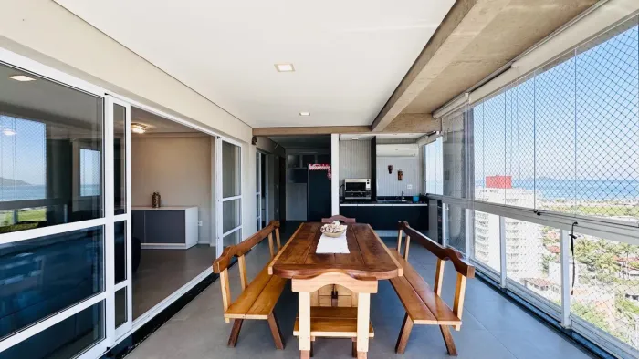 Apartamento com 3 dormitórios à venda, 136 m² por R$ 1.300.000,00 - Enseada - Guarujá/SP