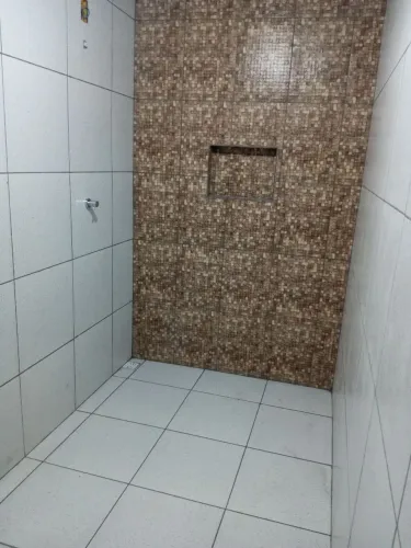 Vc que está precisando de um pedreiro estou disponível 