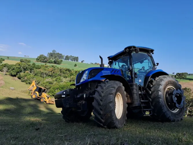 Trator T7 245