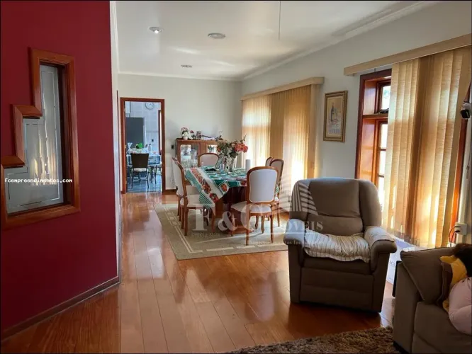 Casa para Venda em Iracemápolis, Centro, 3 dormitórios, 1 suíte, 2 banheiros, 4 vagas