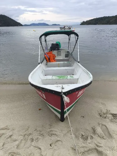 Lancha táxi boat