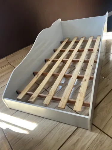 vendo cama de solteiro 