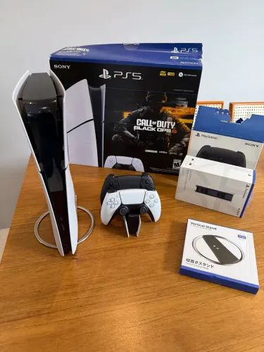 Ps5 Slim + 2 Controles Originais + Base de Carregamento + Suporte