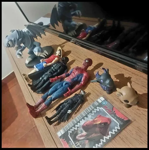 lote action figures