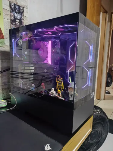 Gabinete Redragon Reflect Próx Mid Tower E-atx, sem fans