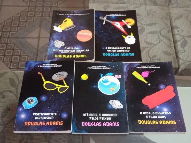 Coleção de livros "O Guia do Mochileiro das Galáxias"