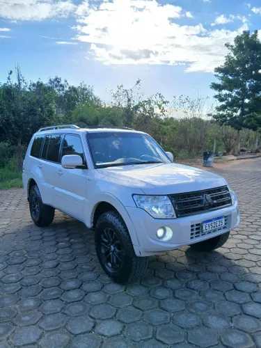 Mitsubishi Pajero HPE Full 3.2 4X4 T.i.dies. 5P AUT 2013