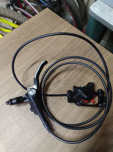 Vendo freio hidráulico trazeiro GTA padrão Shimano
