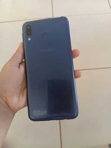 Vendo Samsung M20 quebrado