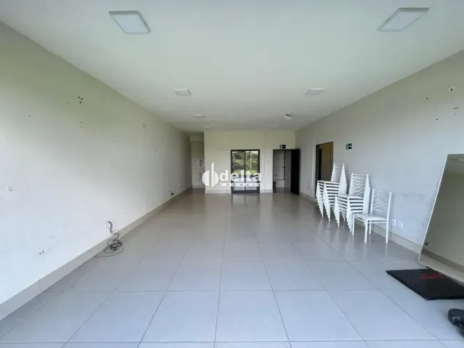 Loja comercial disponível para locação no Bairro Laranjeiras em Uberlândia-MG