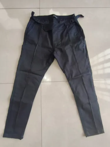 Calça sarja azul slim