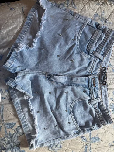 Vende-se bermudas semi novas em ótimas condições