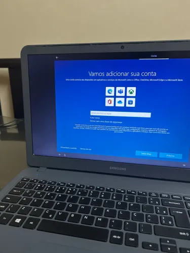 Vendo notebook Samsung 350X / Essentials E30