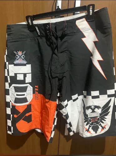 Bermuda tamanho 44 Fox Racing sem uso na etiqueta 