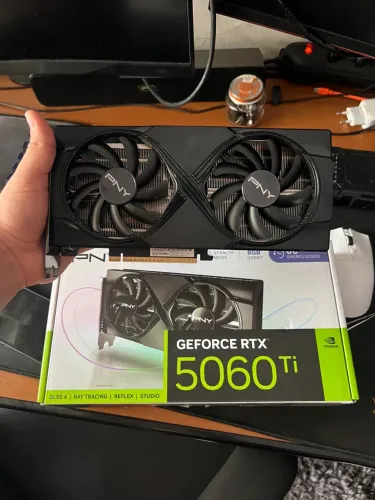 RTX 5060 TI 8gb PNY UM MES E MEIO