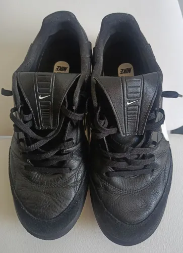 Chuteira Nike Premier III Society