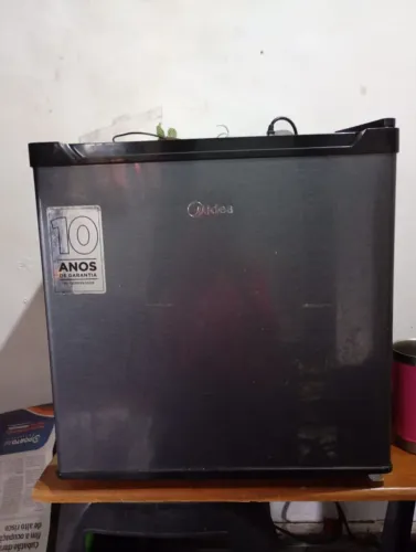 Frigobar Midea 45 litros