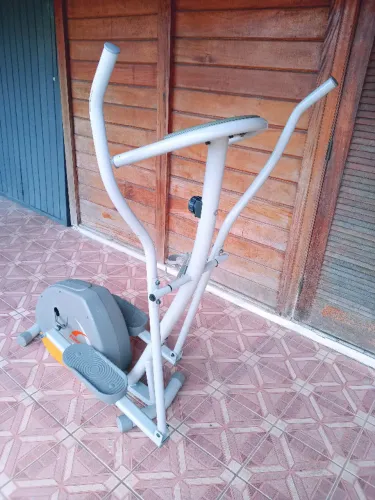 Aparelho Elíptico Athletic 550 a vista ou 12 x de 55 no cartão