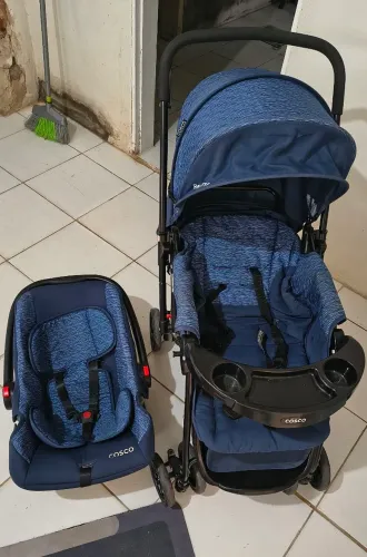 Carrinho de bebê + bebê conforto