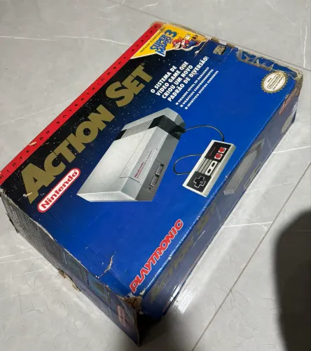 Nintendo Action Set (NES) Completo na Caixa com Super Mario Bros. 3 - Funcionando
