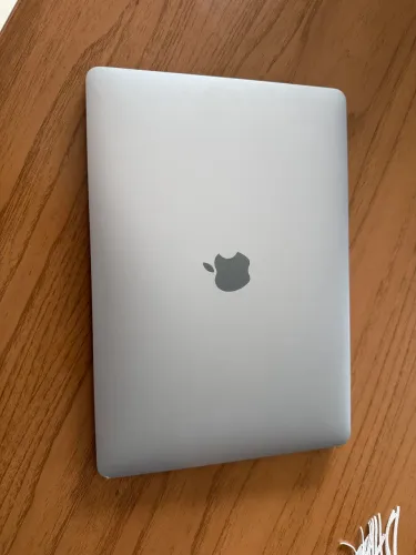 MacBook Air Retina 13,3? 2019