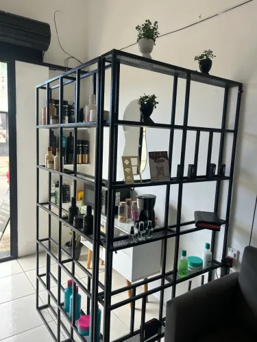 Prateleira de ferro e painel de ferro para fotos!