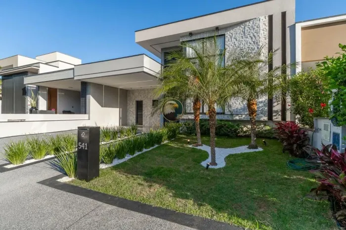 Casa com 3 dormitórios à venda, 194 m² por R$ 2.295.000,00 - Jardim Residencial Dona Lucil