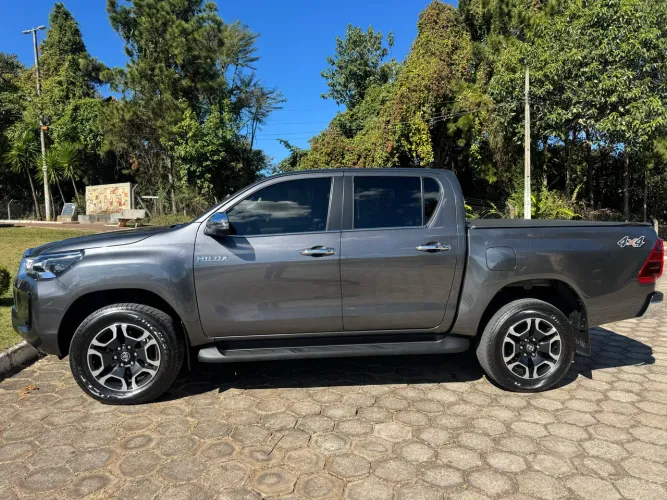 Toyota Hilux CD SRX 4X4 2.8 TDI 16V Diesel Aut. 2025