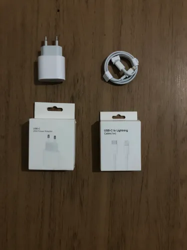 Carregador apple usb-c 20w + Cabo Lighting (1m) - na caixa