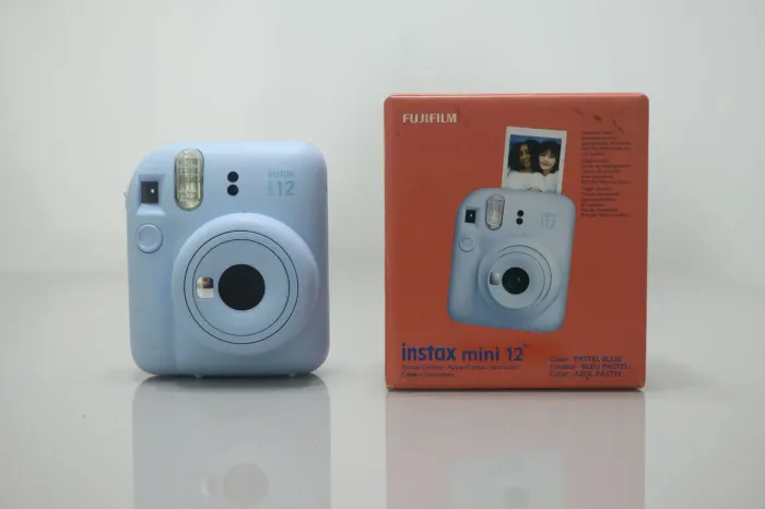 Câmera analógica Instax Mini 12
