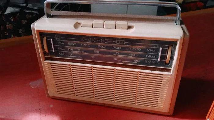 Rádio antigo fhilips