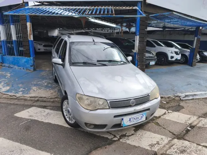 Fiat Palio Weekend HLX 1.8 MPI Flex 4P 2005