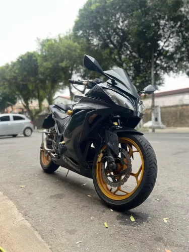 Vendo Ninja 300 preta