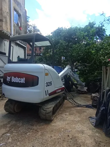 Mini escavadeira 325
