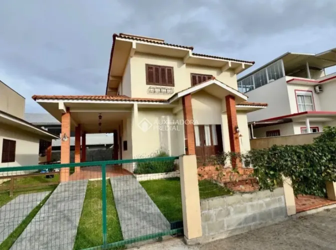 Auxiliadora Predial aluga Casa com 3 quartos para locação no bairro Ratones, Florianópolis