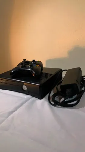 Xbox 360 Desbloqueado RGH + 2 Controles (completo)