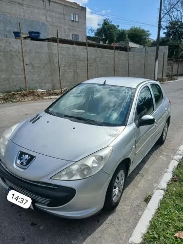 Peugeot 207 XR 1.4 Flex 8V 5P 2011