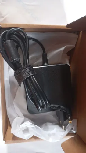 Carregador Lenovo novo original R$150 similares R$100 ambos com garantia de 90 dias