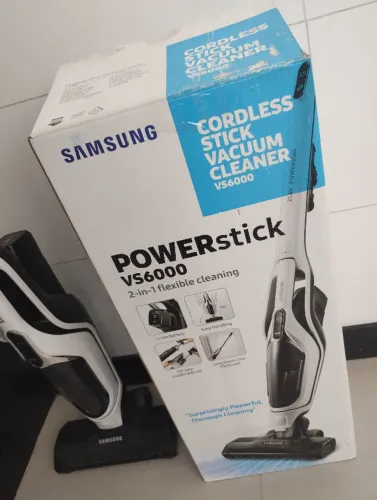 Aspirador de pó vertical Samsung POWERstick VS6000