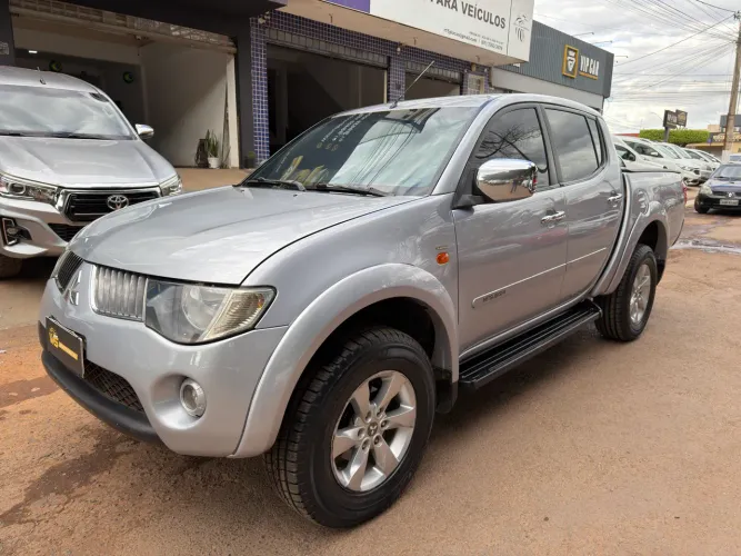 Mitsubishi L200 Triton HPE 3.2 CD TB Int.diesel AUT 2010