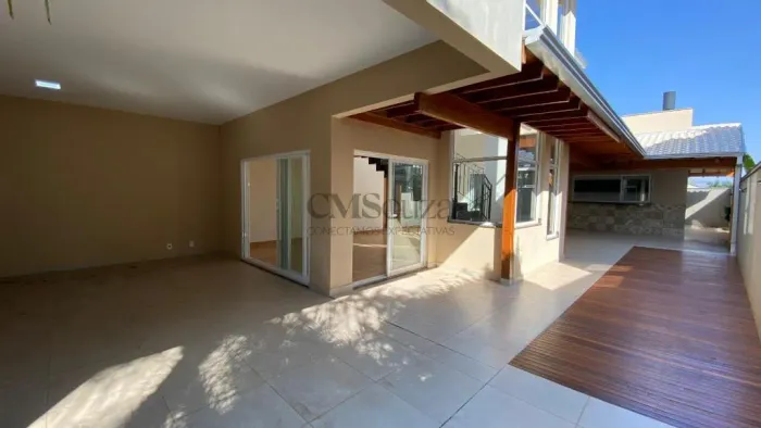 Casa para alugar no Condomínio Royal Tennis, com 6 quartos, com 330 m², Londrina