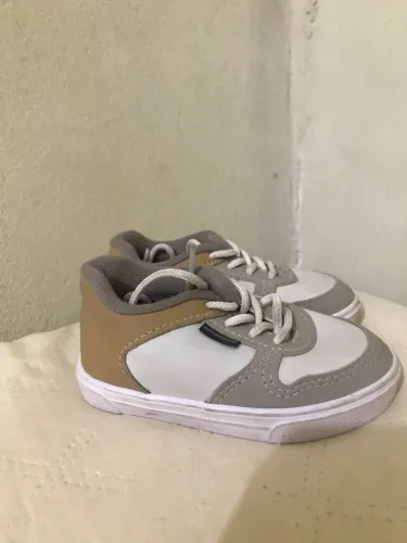 Vende-se Sapatinho Infantil N20