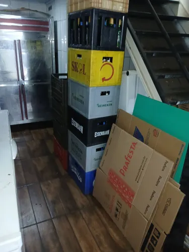 Engradados de cerveja grade de 600 ml e profissa vendo barato