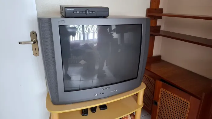 DOAÇÃO - TV PHILIPS