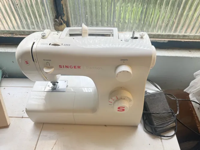 máquina de costura Singer Tradition (modelo 2250) 