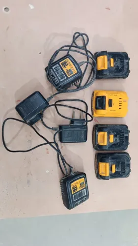 kit 4 baterias Dewalt com 2 carregadores