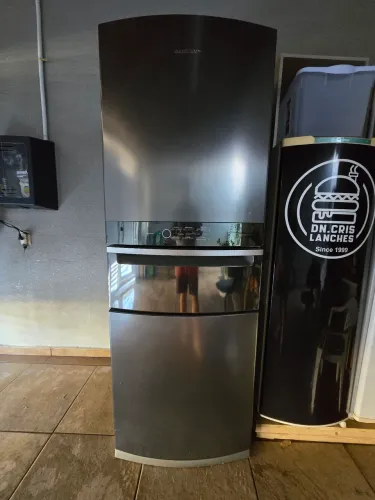 Geladeira brastemp inverse 3 inox com interna preta 
