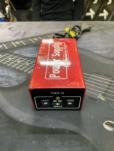 Fonte para pedais Furhmann 9v