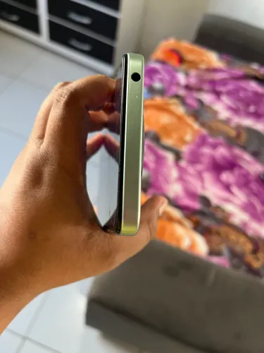 Vendo ou troco poco C75 com caixa e nota.